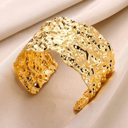 AuraBangles™ – Exquisite Gold Bump Pattern Bangles